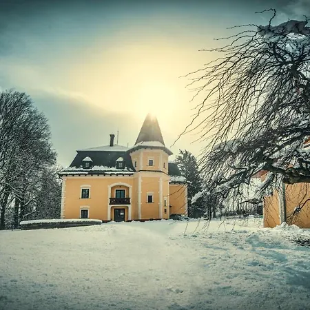 Pri Kastieli Zaturcie Maison d'hôtes 3*